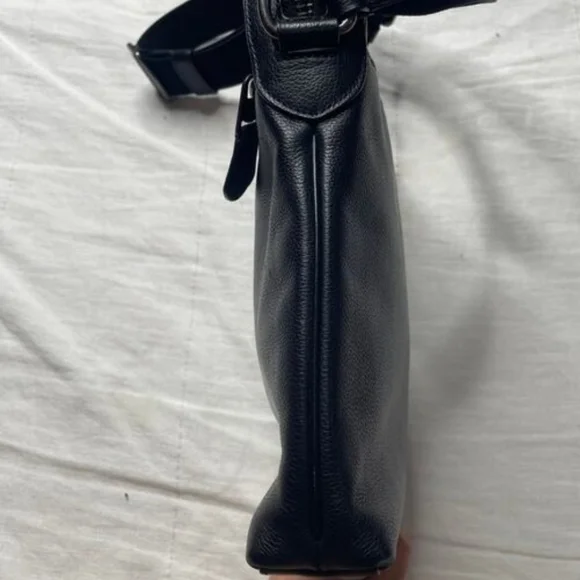 Coach Flight Black Pebbled Leather Messenger Crossbody LIKE NEW - Picture 7 of 8